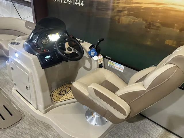 Slide: The Image of Veranda VR22VLC W/Yamaha 250 No Trailer 2025 - 13