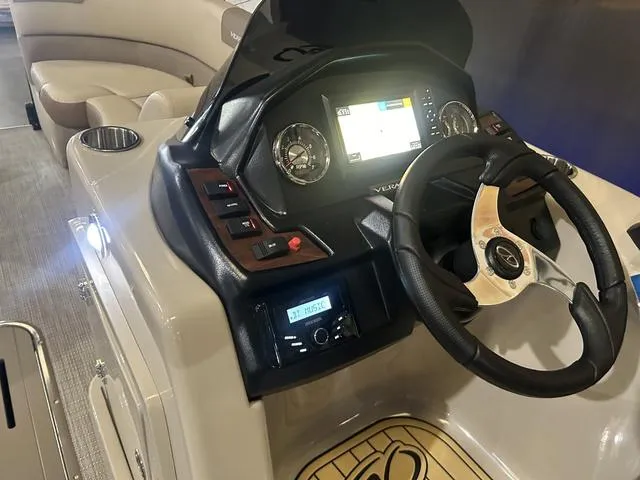 Slide: The Image of Veranda VR22VLC W/Yamaha 250 No Trailer 2025 - 15