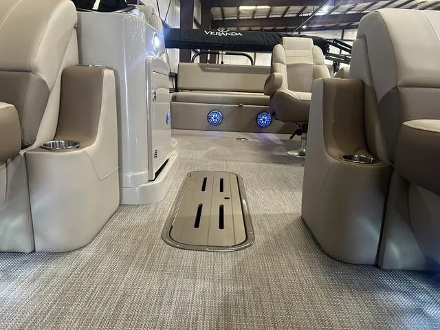 Slide: The Image of Veranda VR22VLC W/Yamaha 250 No Trailer 2025 - 19