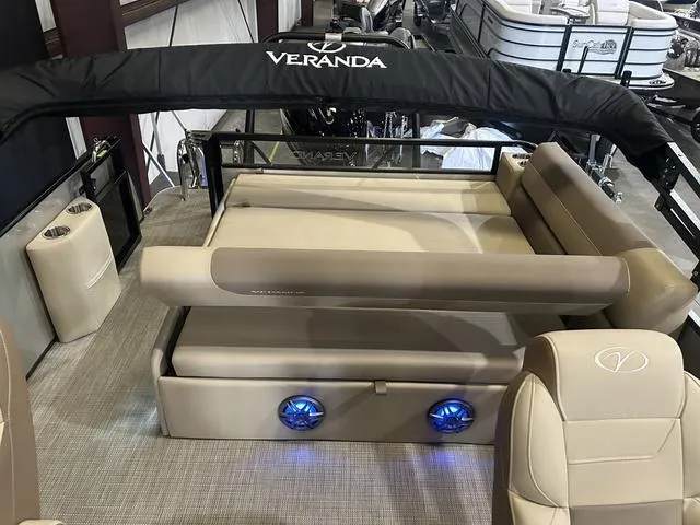 Slide: The Image of Veranda VR22VLC W/Yamaha 250 No Trailer 2025 - 7