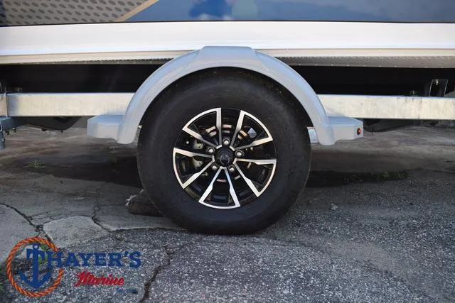 Slide: The Image of Lund 1875 Crossover XS Sport 2025 - 7