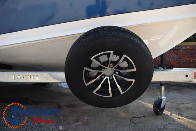 Slide: The Image of Lund 1875 Crossover XS Sport 2025 - 8