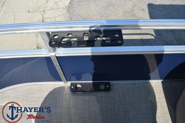 Slide: The Image of Sun Tracker Bass Buggy® 16 XL Select 2025 - 18