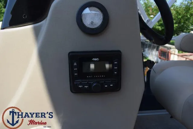 Slide: The Image of Sun Tracker Bass Buggy® 16 XL Select 2025 - 19