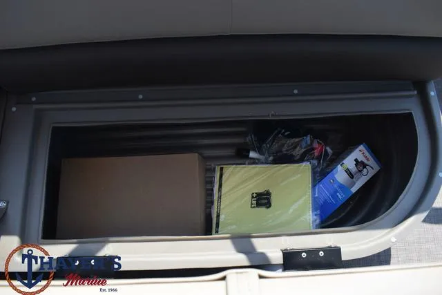 Slide: The Image of Sun Tracker Bass Buggy® 16 XL Select 2025 - 22