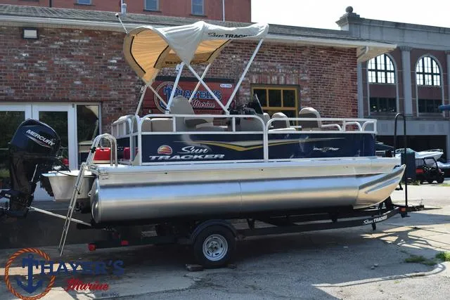 Slide: The Image of Sun Tracker Bass Buggy® 16 XL Select 2025 - 3