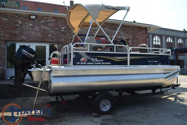 Slide: The Image of Sun Tracker Bass Buggy® 16 XL Select 2025 - 39