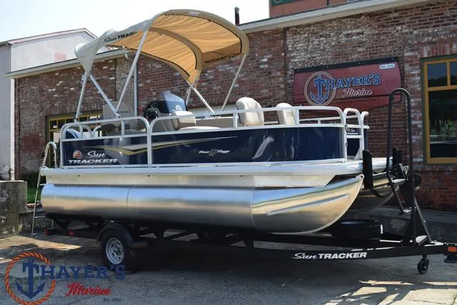 Slide: The Image of Sun Tracker Bass Buggy® 16 XL Select 2025 - 41