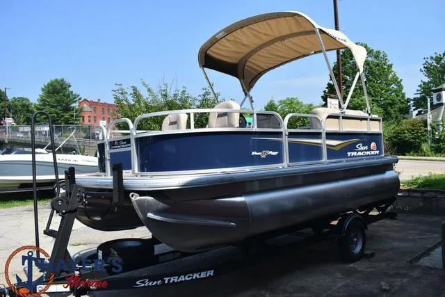 Slide: The Image of Sun Tracker Bass Buggy® 16 XL Select 2025 - 8