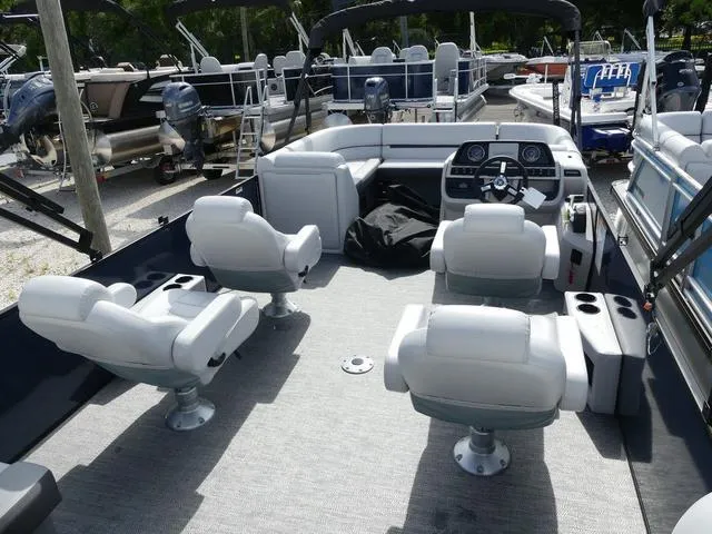 Slide: The Image of Sweetwater Godfrey Sweetwater 2286 QS 2025 - 5