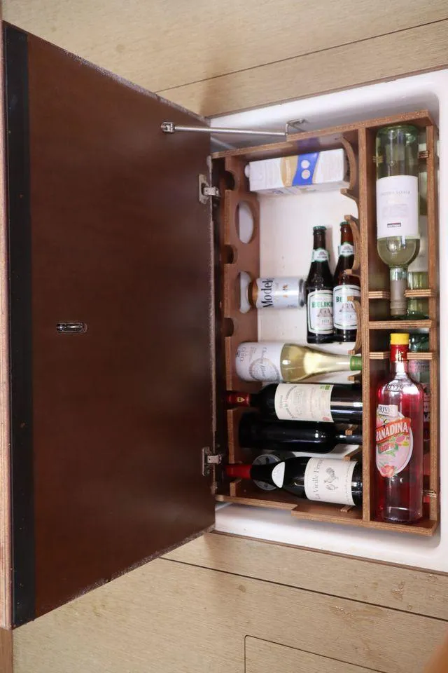 Slide: The Image of Wine Locker - 15