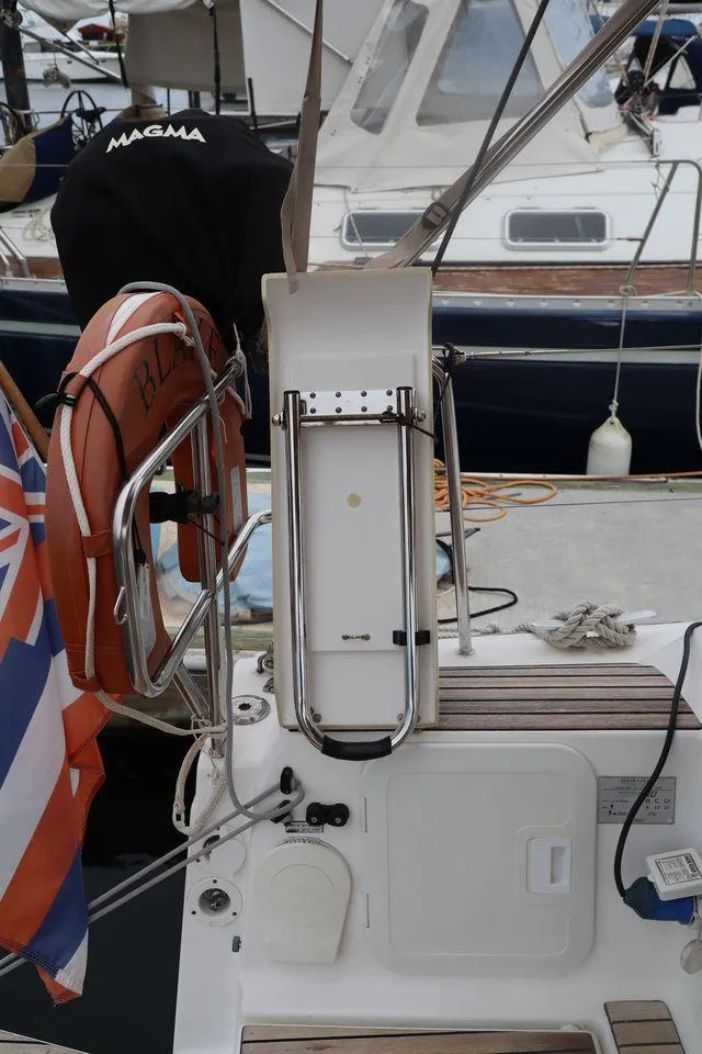 Slide: The Image of Grill and Aft Seating - 25