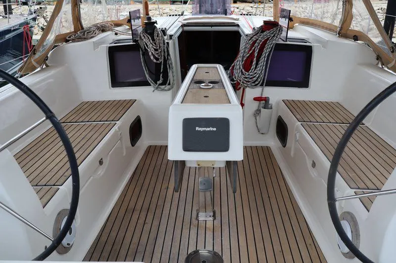 Slide: The Image of Cockpit - 5