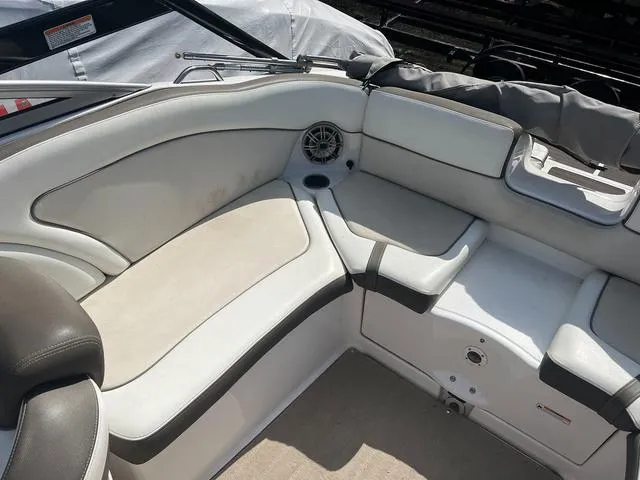 Slide: The Image of Yamaha 242 Limited S 2013 - 8