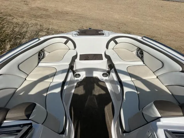 Slide: The Image of Yamaha 242 Limited S 2013 - 18