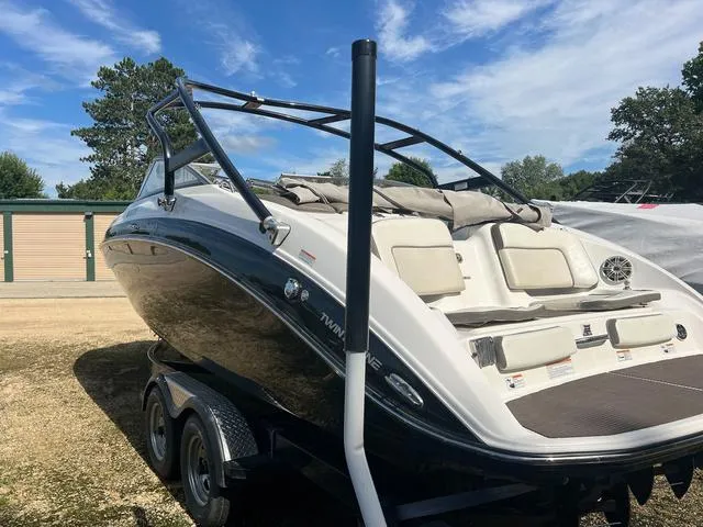 Slide: The Image of Yamaha 242 Limited S 2013 - 4