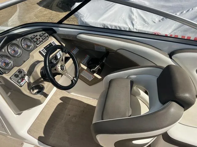 Slide: The Image of Yamaha 242 Limited S 2013 - 13