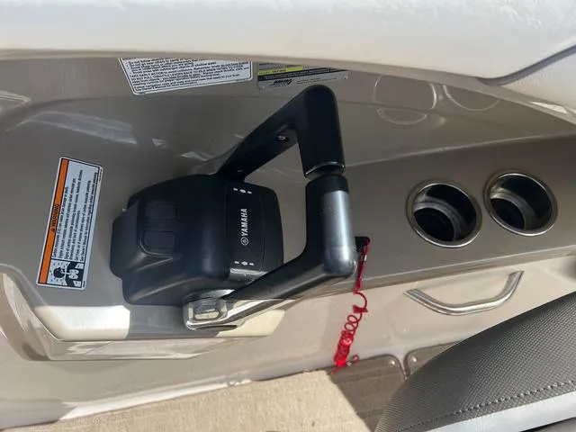 Slide: The Image of Yamaha 242 Limited S 2013 - 16