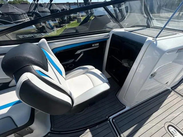 Slide: The Image of Yamaha 242X E-Series 2018 - 10