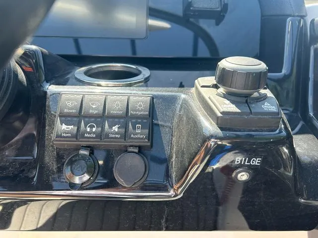 Slide: The Image of Yamaha 242X E-Series 2018 - 17