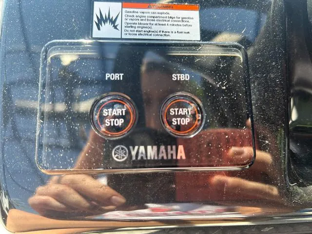 Slide: The Image of Yamaha 242X E-Series 2018 - 15