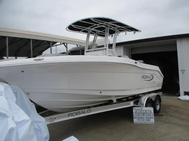Robalo R200 In Stock Trailer Included 2025 for Sale | MarineSource