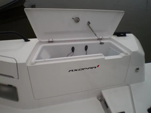 Slide: The Image of Axopar 37 XC Cross Cabin 2022 - 31