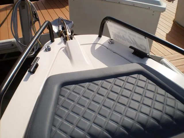 Slide: The Image of Axopar 37 XC Cross Cabin 2022 - 41