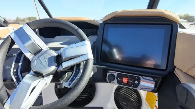 Slide: The Image of Tigé 22RZX 2025 - 21