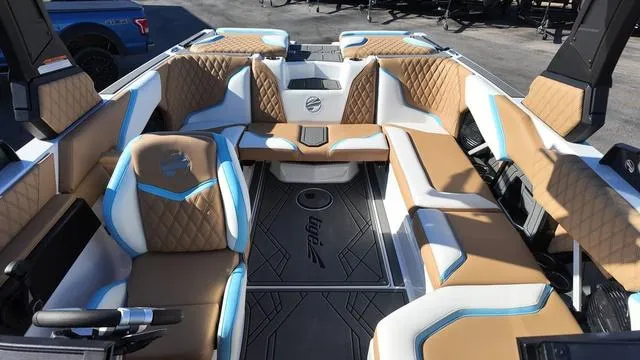 Slide: The Image of Tigé 22RZX 2025 - 23