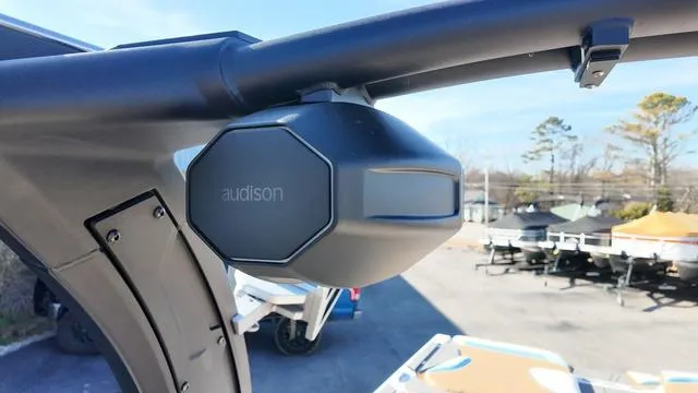 Slide: The Image of Tigé 22RZX 2025 - 24