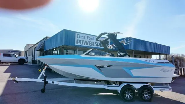 Slide: The Image of Tigé 22RZX 2025 - 3