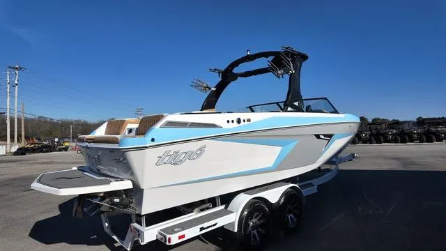 Slide: The Image of Tigé 22RZX 2025 - 6