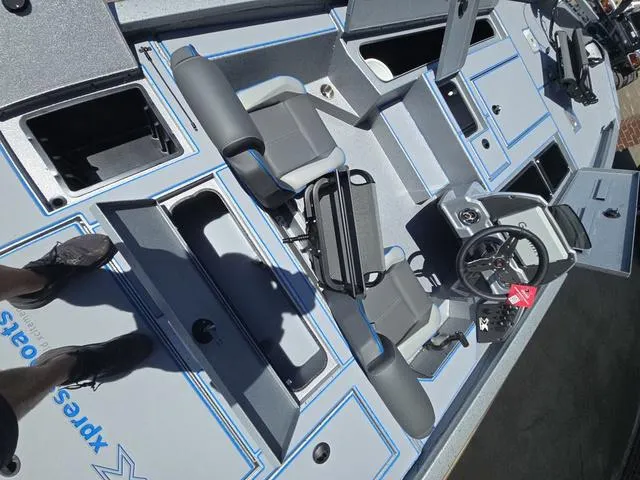 Slide: The Image of Xpress H20C Crappie 2025 - 13