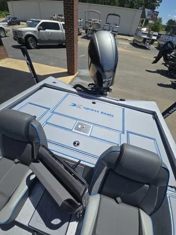 Slide: The Image of Xpress H20C Crappie 2025 - 19