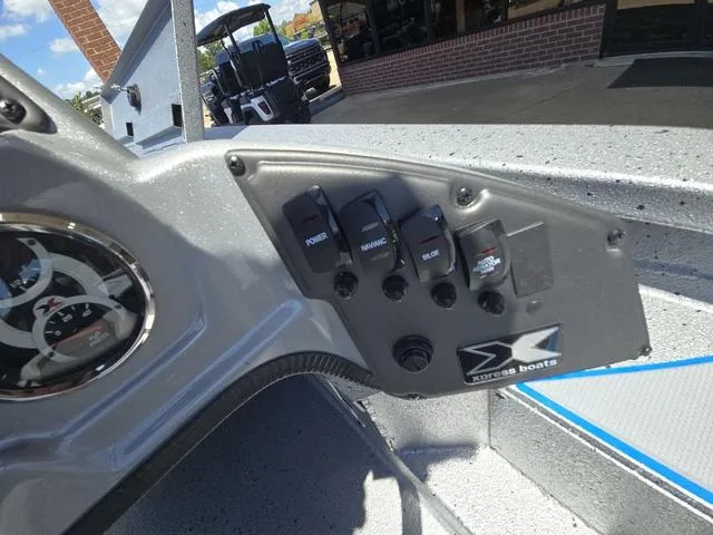 Slide: The Image of Xpress H20C Crappie 2025 - 9