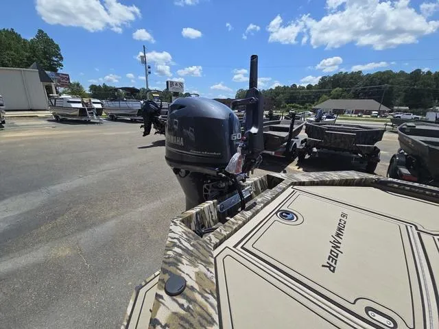 Slide: The Image of Avid 16 Commander 2025 - 5