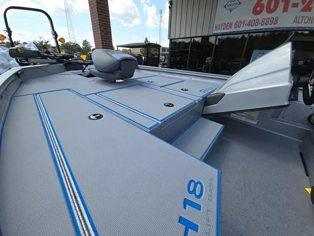 Slide: The Image of Xpress H18 2025 - 5