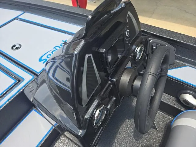 Slide: The Image of Xpress H18C Crappie 2025 - 12