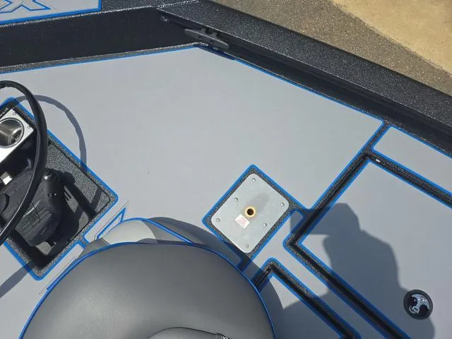 Slide: The Image of Xpress H18C Crappie 2025 - 15