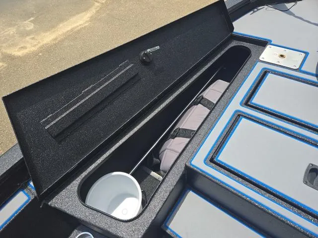 Slide: The Image of Xpress H18C Crappie 2025 - 26