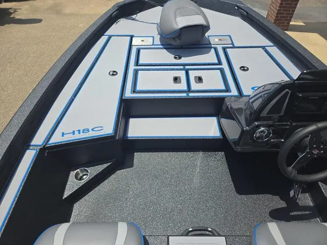 Slide: The Image of Xpress H18C Crappie 2025 - 32