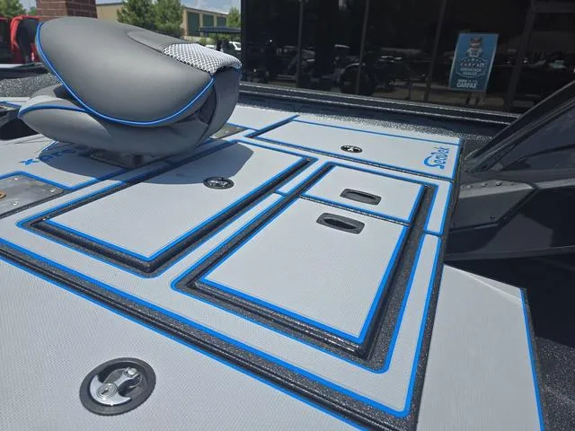 Slide: The Image of Xpress H18C Crappie 2025 - 40