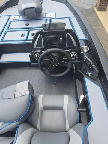 Slide: The Image of Xpress H18C Crappie 2025 - 5