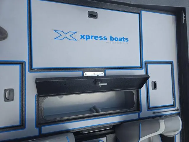 Slide: The Image of Xpress H18C Crappie 2025 - 9