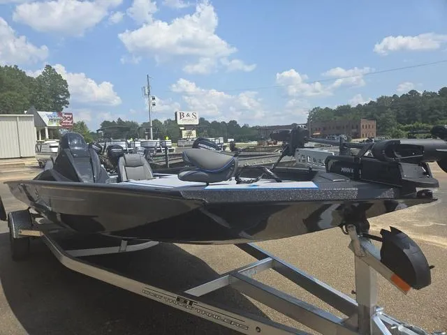 Slide: The Image of Xpress H20 Bass 2025 - 22