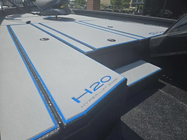 Slide: The Image of Xpress H20 Bass 2025 - 4