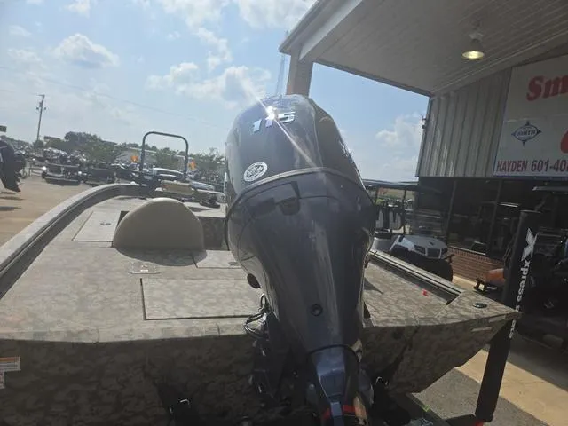 Slide: The Image of Xpress XP185 Catfish 2025 - 10