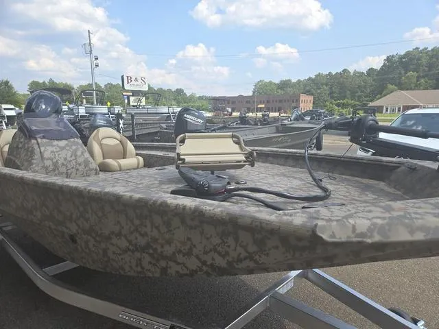 Slide: The Image of Xpress XP185 Catfish 2025 - 23