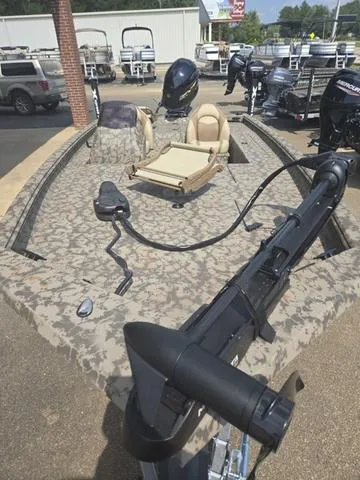 Slide: The Image of Xpress XP185 Catfish 2025 - 3